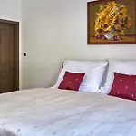 Lovcu Kralovych 호텔 *